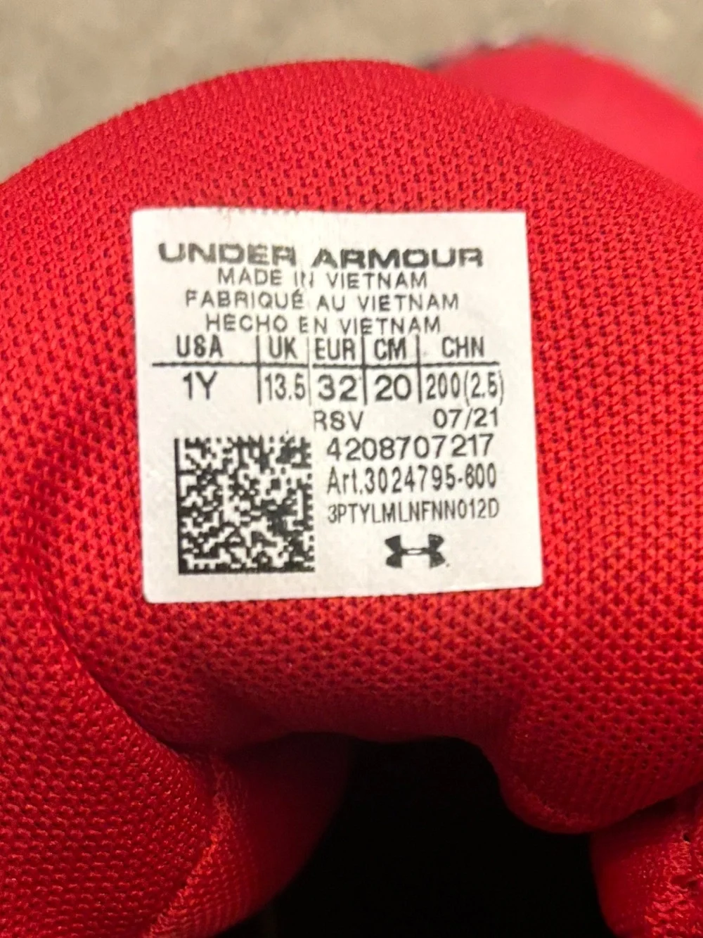 Under Armour Red and Black Kids' Basketball Shoes Size 1